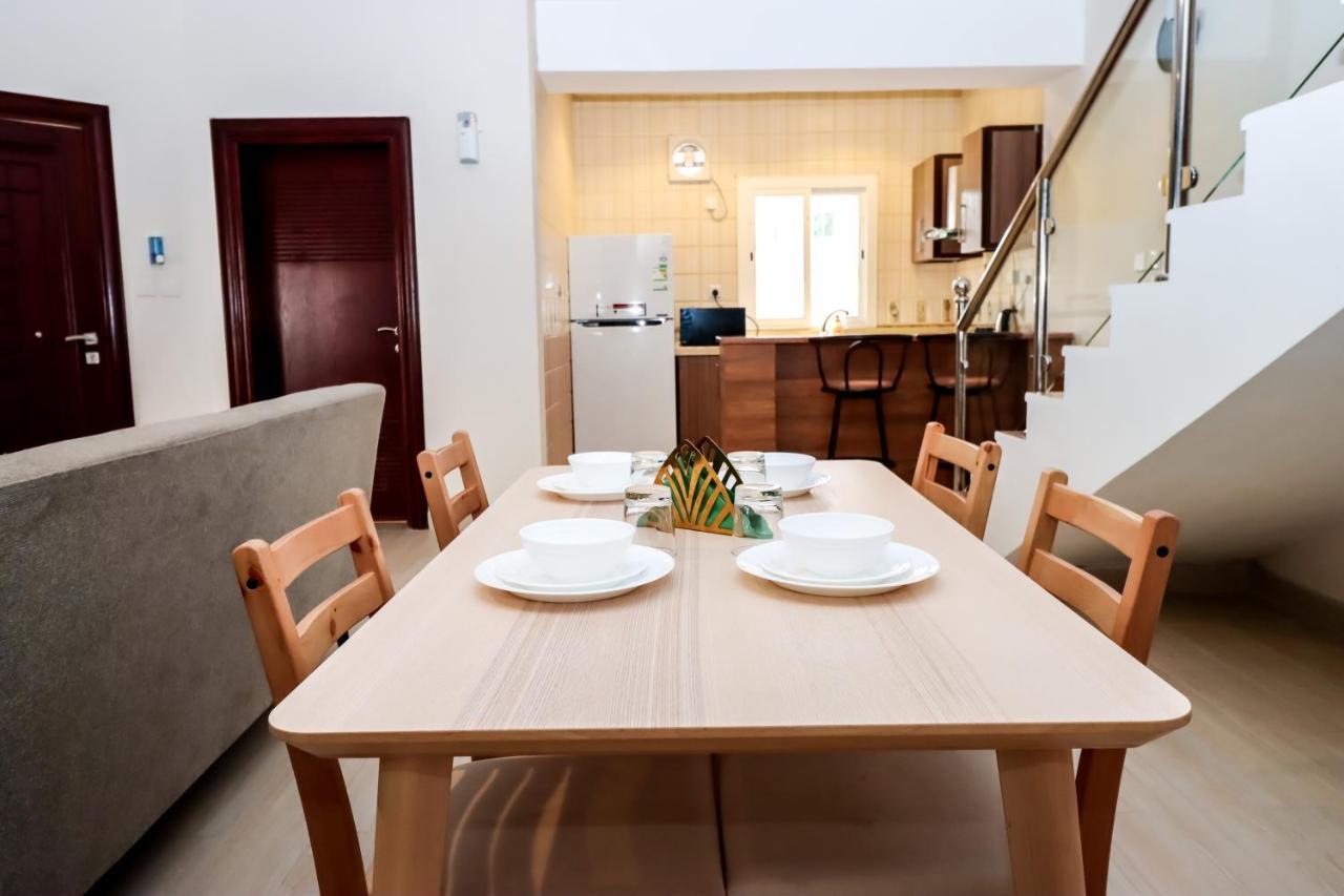 Villa Mabaat - White Pearl Al Basatin - 600